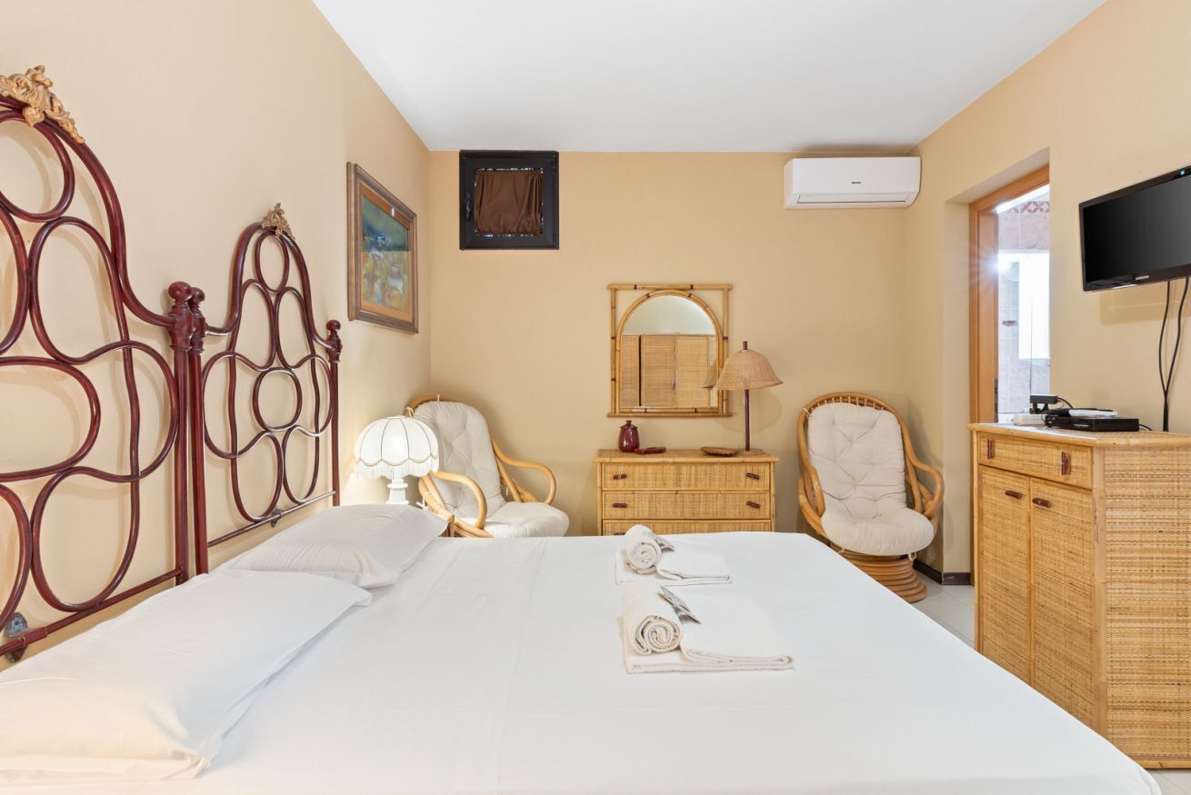 4 Schlafzimmer, Zimmersafe, Bügeleisen/Bügelbrett
