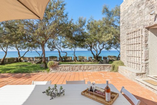 Overlooking the incredible beauty of the San Giovanni di Sinis coast, Villa Maestrale is an exclusive residence designed for those seeking privacy, comfort, and a breathtaking sea view.The spacious and bright villa comprises four bedrooms, one of which i