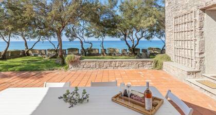 Overlooking the incredible beauty of the San Giovanni di Sinis coast, Villa Maestrale is an exclusive residence designed for those seeking privacy, comfort, and a breathtaking sea view.The spacious and bright villa comprises four bedrooms, one of which i