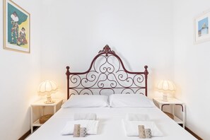 4 bedrooms, in-room safe, iron/ironing board
