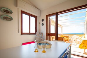 Dining - Residenza Le Vigne- Panoramic Terrace (Cuglieri)