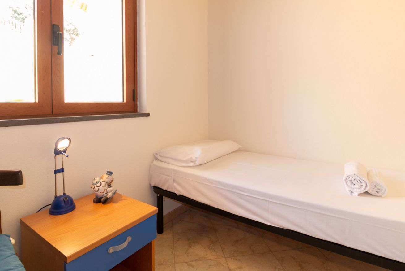 2 bedrooms, travel cot