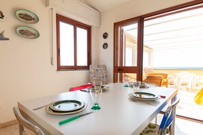 Dining - Residenza Le Vigne- Panoramic Terrace (Cuglieri)