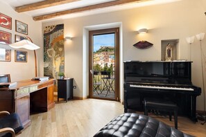 Interior -  Bosa Eye House 1873 | River (Bosa)