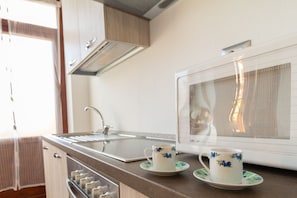 Kühlschrank, Mikrowelle, Toaster