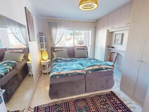 2 bedrooms, bed sheets - Pleasant 3P in Menton with terrace and garage (Menton)