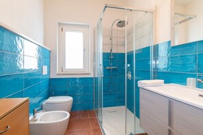 Shower, bidet, shampoo, toilet paper - Casa Mare Levante | Santa Caterina di Pittinuri (CUGLIERI)