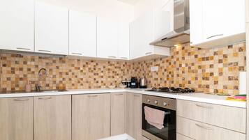 Kühlschrank, Geschirrspüler, Wasserkocher