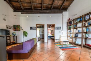 Interior - In Barberia- Cozy Corner (Milis)