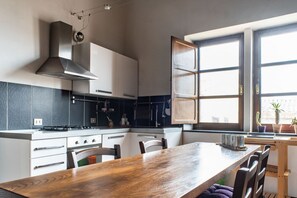 Fridge, microwave, dishwasher, toaster - In Barberia- Cozy Corner (Milis)