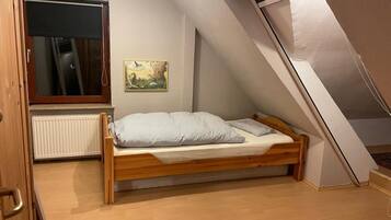 2 bedrooms, desk, free WiFi, bed sheets