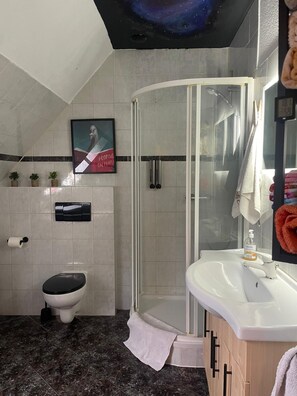 Bathroom - Vacation apartment with family bed - ideal for families, groups and fitters (Groß Niendorf)