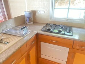 Fridge, microwave, dishwasher, toaster - Mobile Home with Terrace - 6 pers - Comfort in Grand-Serre (Le Grand-Serre)