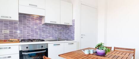 Réfrigérateur, micro-ondes