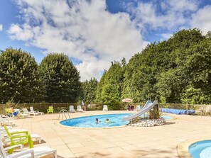 Pool - Cozy mobile home with terrace in La Couarde (Bieuzy)