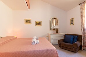 2 habitaciones y cuna de viaje 
