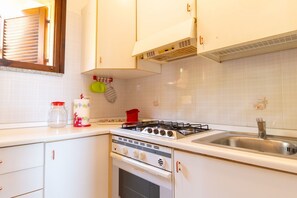 Kühlschrank, Mikrowelle