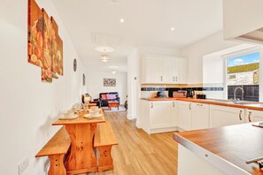 Fridge, oven, stovetop, dishwasher - Cheviot - North East Escapes (Wooler)