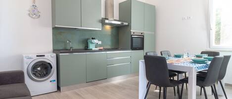 Fridge, microwave, dishwasher