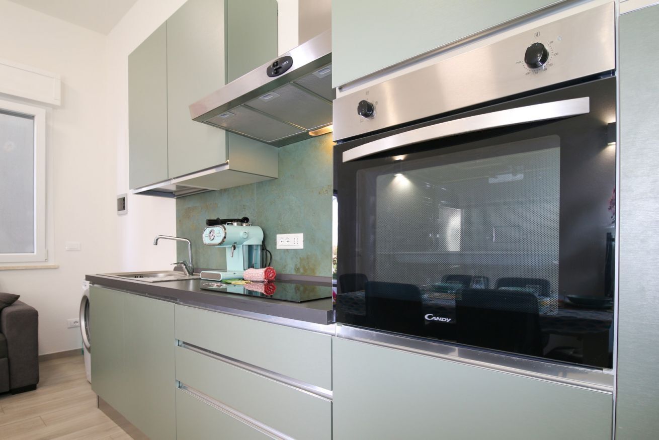 Kjøleskap, mikrobølgeovn og oppvaskmaskin