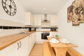 Fridge, microwave, oven, stovetop - Yeavering - North East Escapes (Wooler)