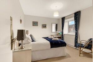 2 Schlafzimmer, Reisekinderbett, WLAN, Bettwäsche