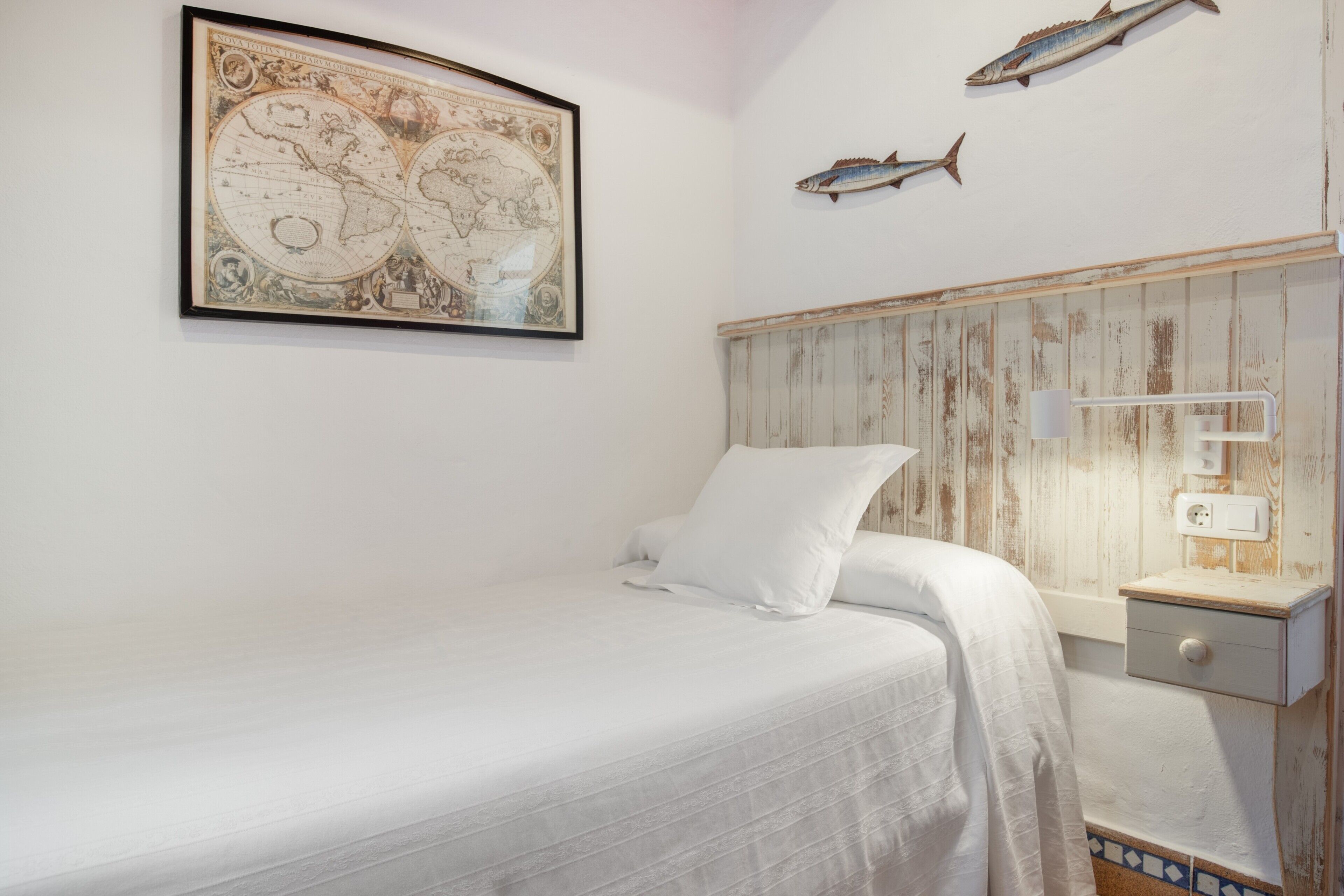 WiFi、ベッドシーツ