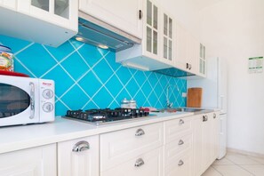 Fridge, microwave - Casa dei Catalani-Rustic Charm (Torre Grande)