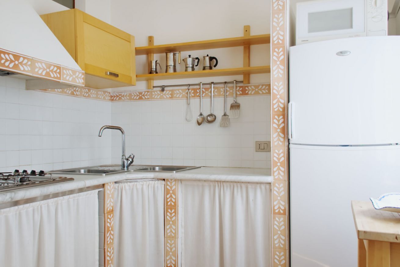 Fridge, microwave
