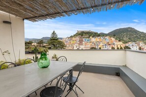 Outdoor dining - Bosa Eye House 1873 | Borgo (Bosa)