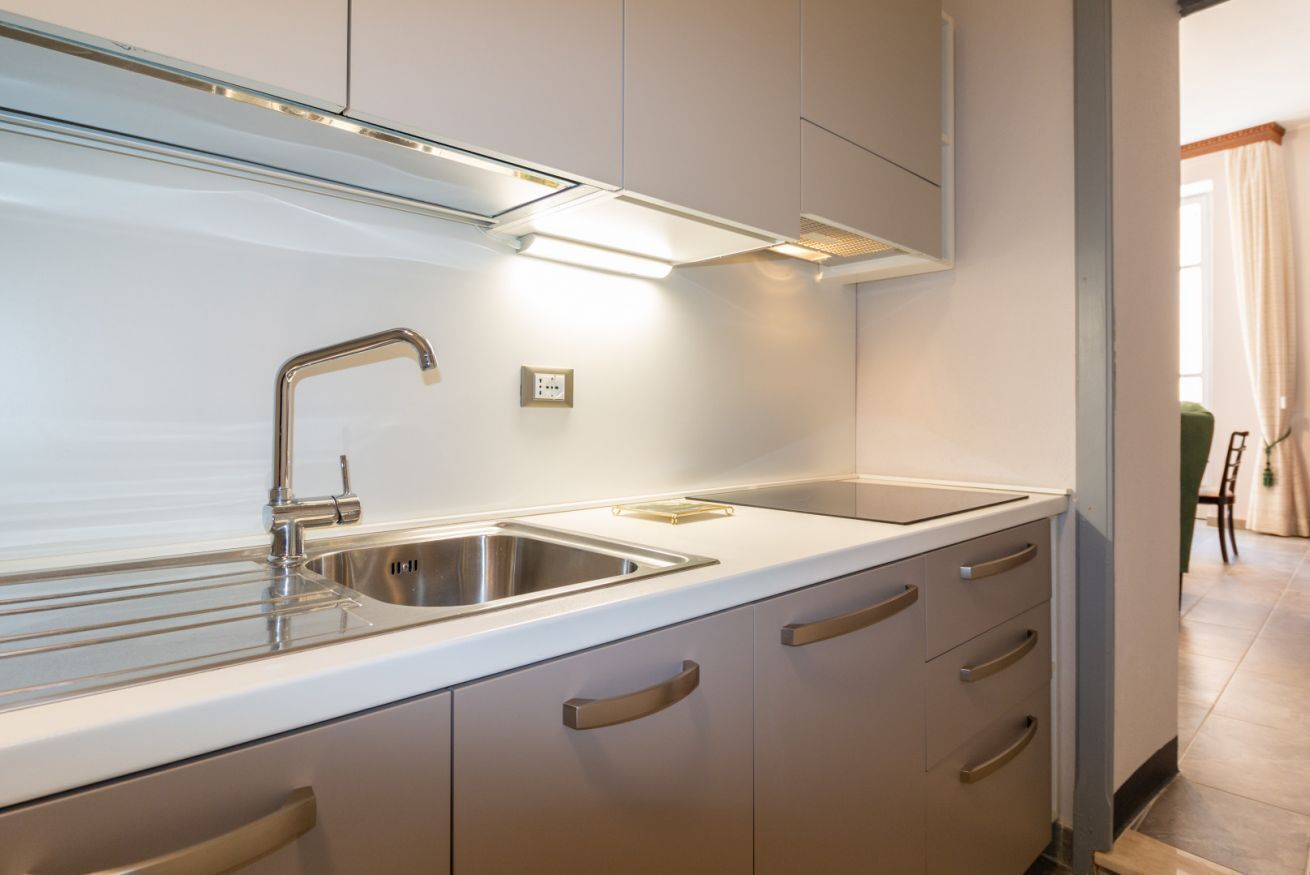Fridge, oven, stovetop