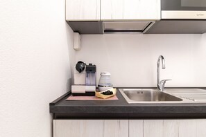 Kühlschrank, Geschirrspüler, Toaster