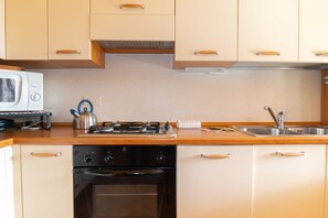 Fridge, microwave, dishwasher - La Casa delle Rose- Serenity pool (CUGLIERI)