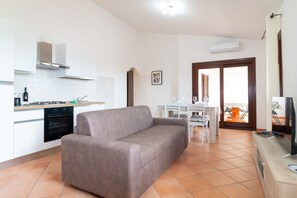 Flat-screen TV - Zenzerino Apartment-Cabras (Cabras)
