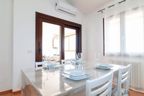 Dining - Zenzerino Apartment-Cabras (Cabras)