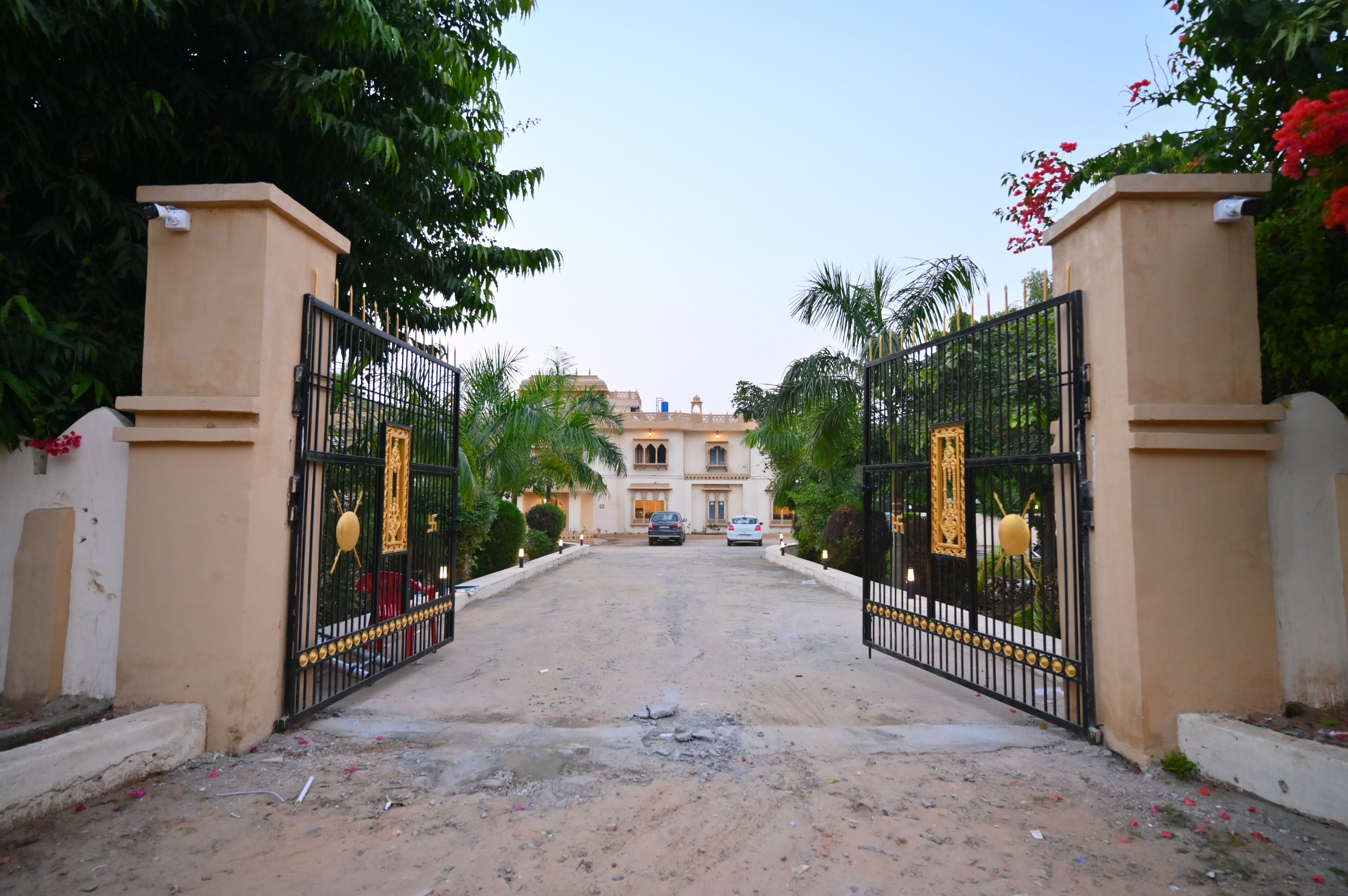 Pintu masuk hartanah