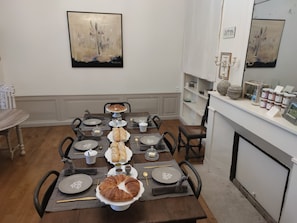Daily continental breakfast for a fee - Maison d'hôtes - Le Relais des Saints Pères  (Auxerre)