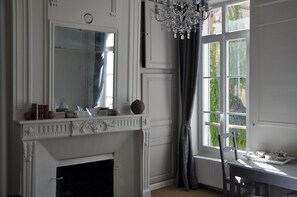 Chambre Double Supérieure, vue ville