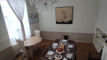Kontinental frokost hver dag (EUR 15 per person)