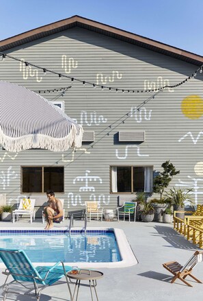 Pool - Minutes to Newport Mansions + On-Site Dining. Pool (Newport)