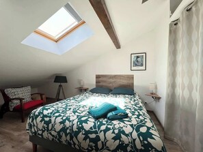 WiFi, bed sheets