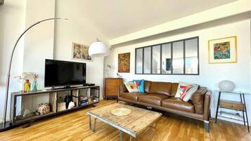 Télévision, espaces bureaux