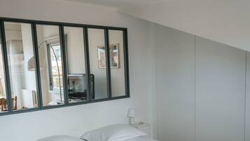 Fer et planche Ă repasser, Wi-Fi, draps fournis