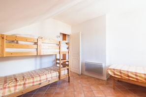 2 bedrooms, iron/ironing board, WiFi, bed sheets - Bright Chalet with mountain view terrace - duplex (La Salle-les-Alpes)
