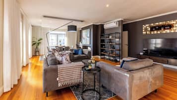 Apartamento | 3 quartos, escrivaninha, acesso à internet de alta velocidade