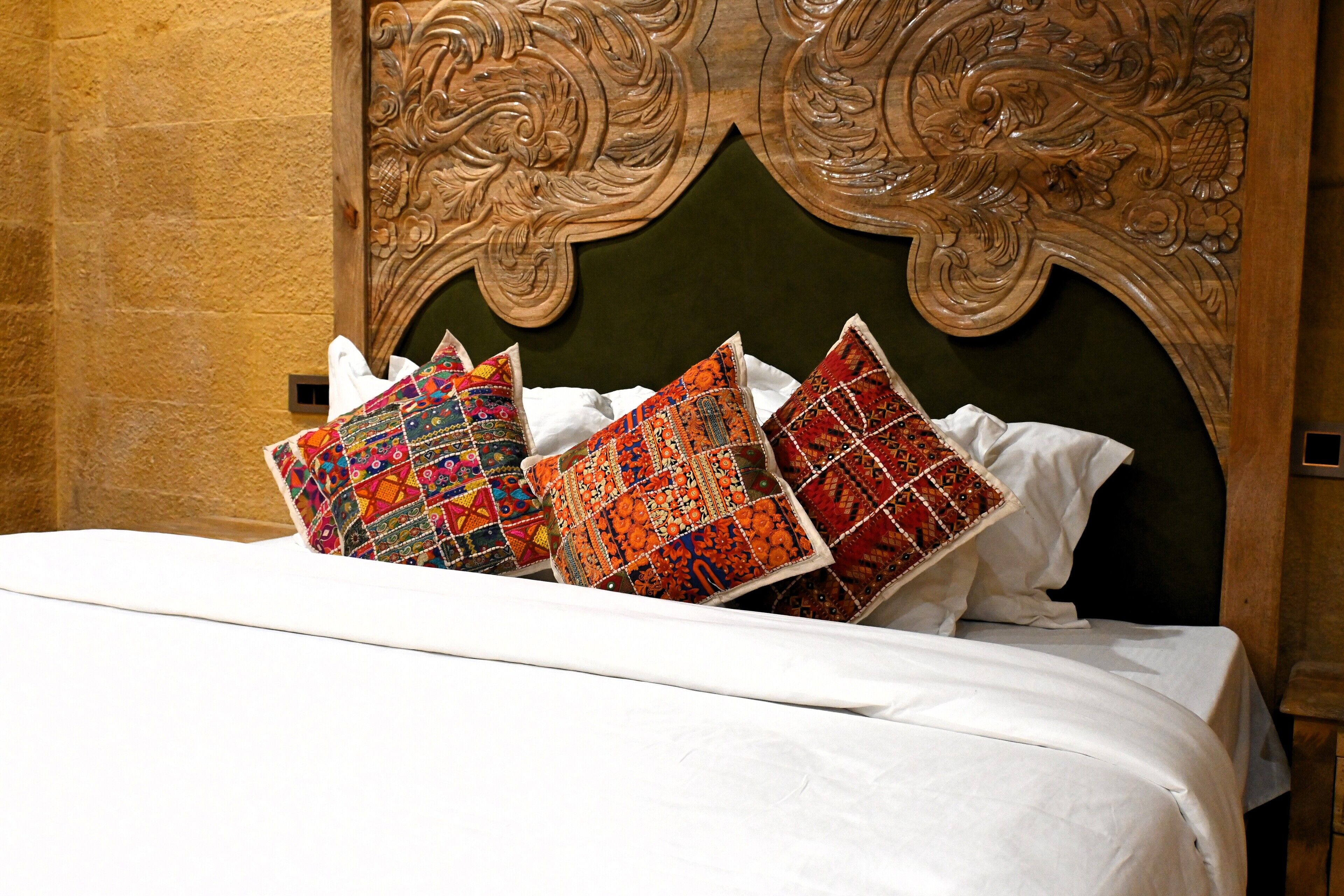 Escrivaninha, espaço de trabalho para notebook, Wi-Fi de cortesia