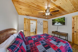 Internet, bed sheets - Blue Bird Hideaway | By Colonial Properties (Gatlinburg)