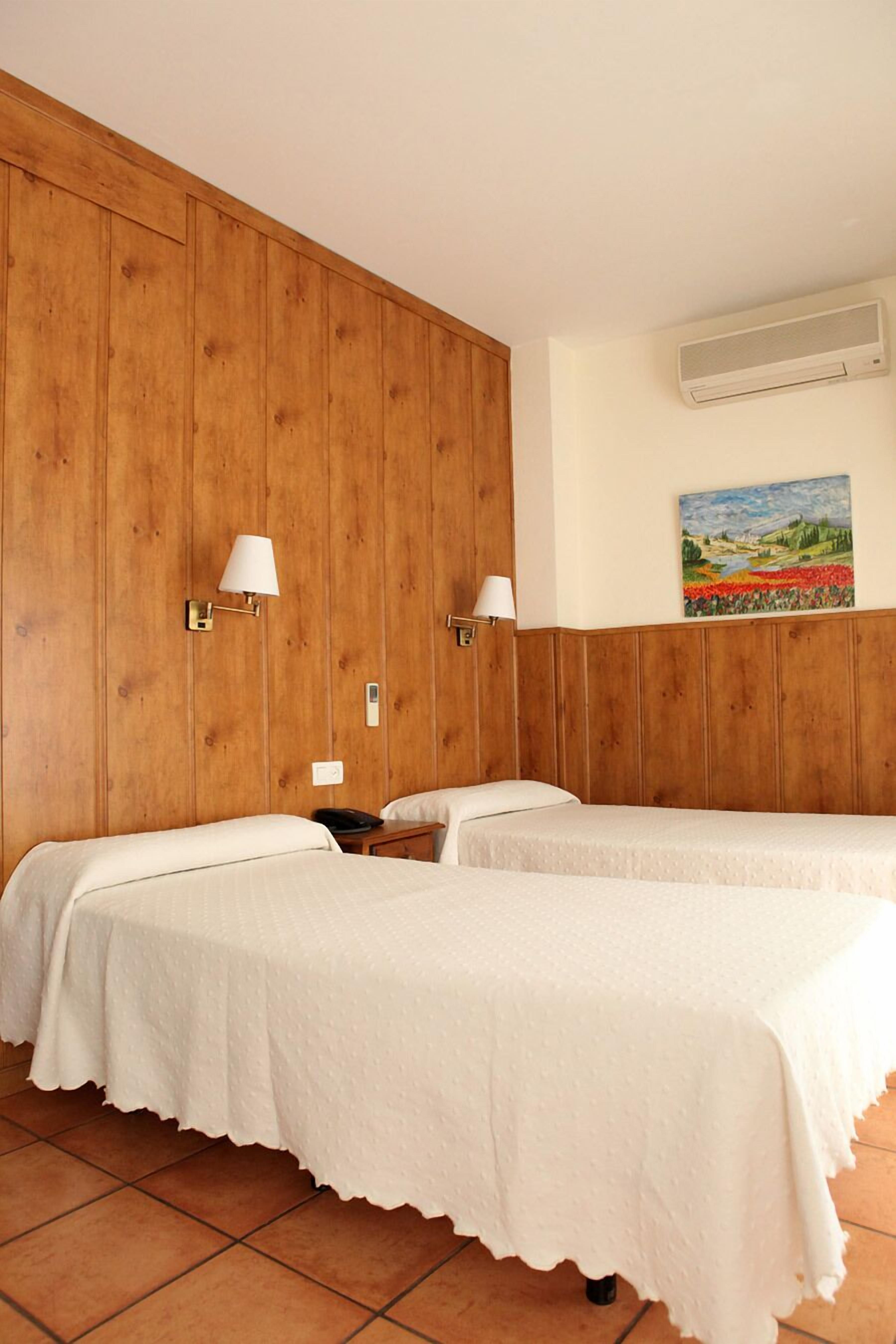 Comfort Double Room | Blackout drapes, soundproofing, free WiFi, bed sheets