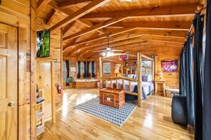 2 bedrooms, internet, bed sheets - Nascar Nation | By Colonial Properties (Sevierville)
