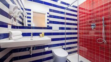 Bagno | Asciugacapelli, asciugamani, sapone, shampoo